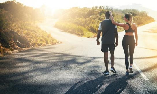 Caminar, uno de los ejercicios más completos que hay